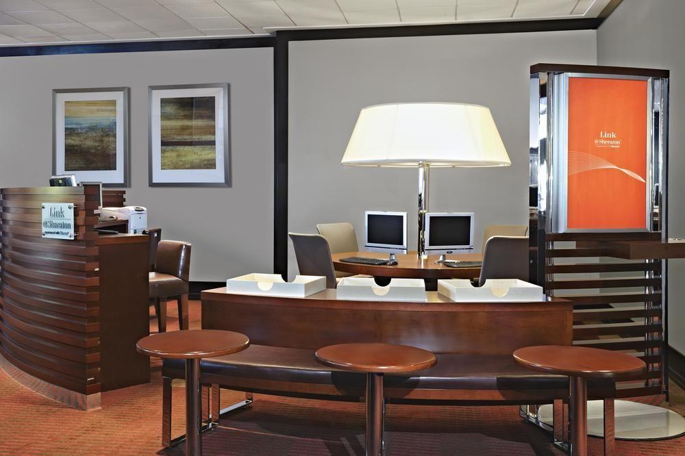 Sheraton Vancouver Guildford Hotel Surrey Exterior photo