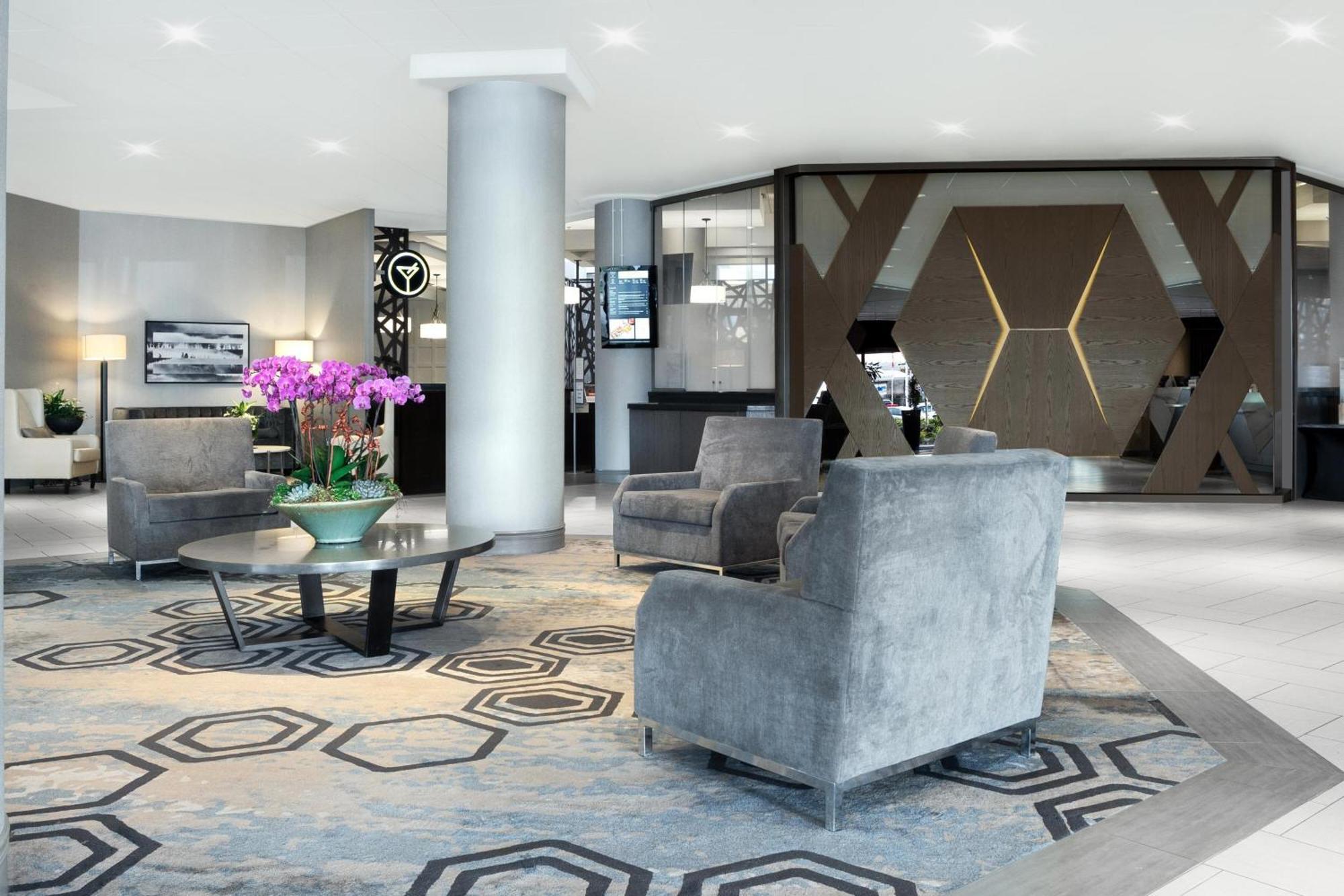 Sheraton Vancouver Guildford Hotel Surrey Exterior photo