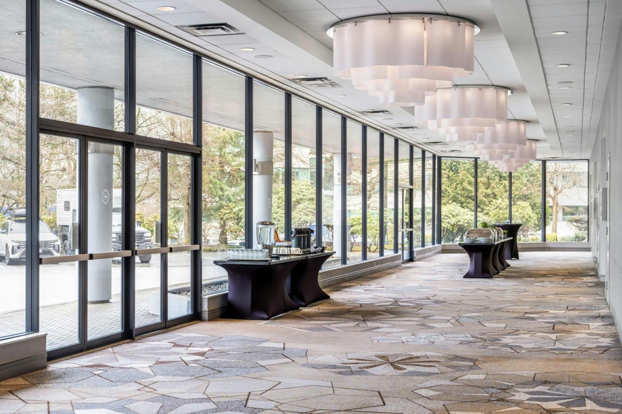 Sheraton Vancouver Guildford Hotel Surrey Exterior photo