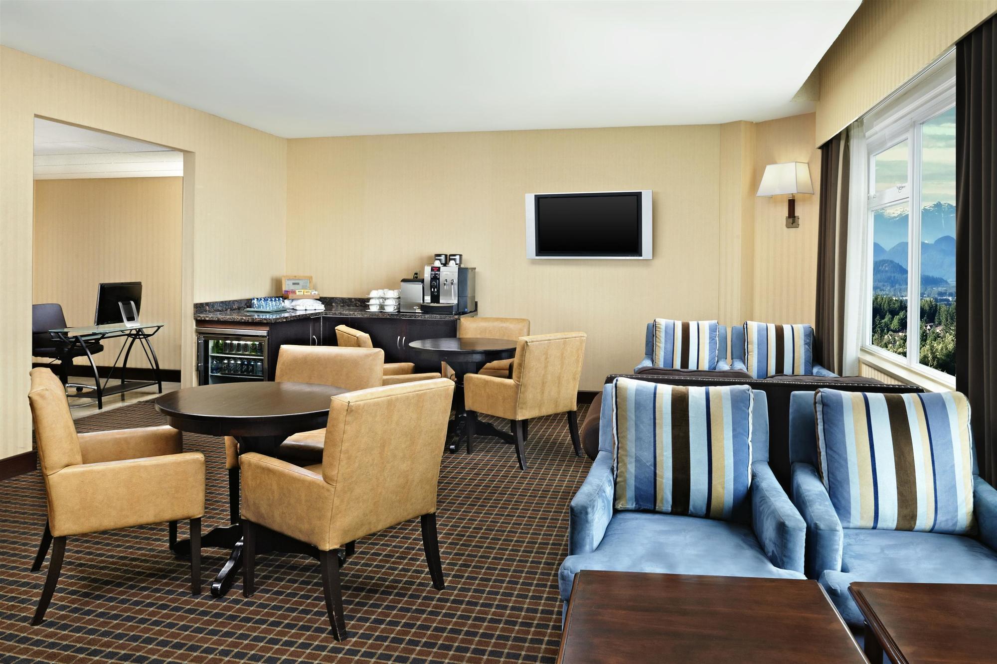 Sheraton Vancouver Guildford Hotel Surrey Exterior photo